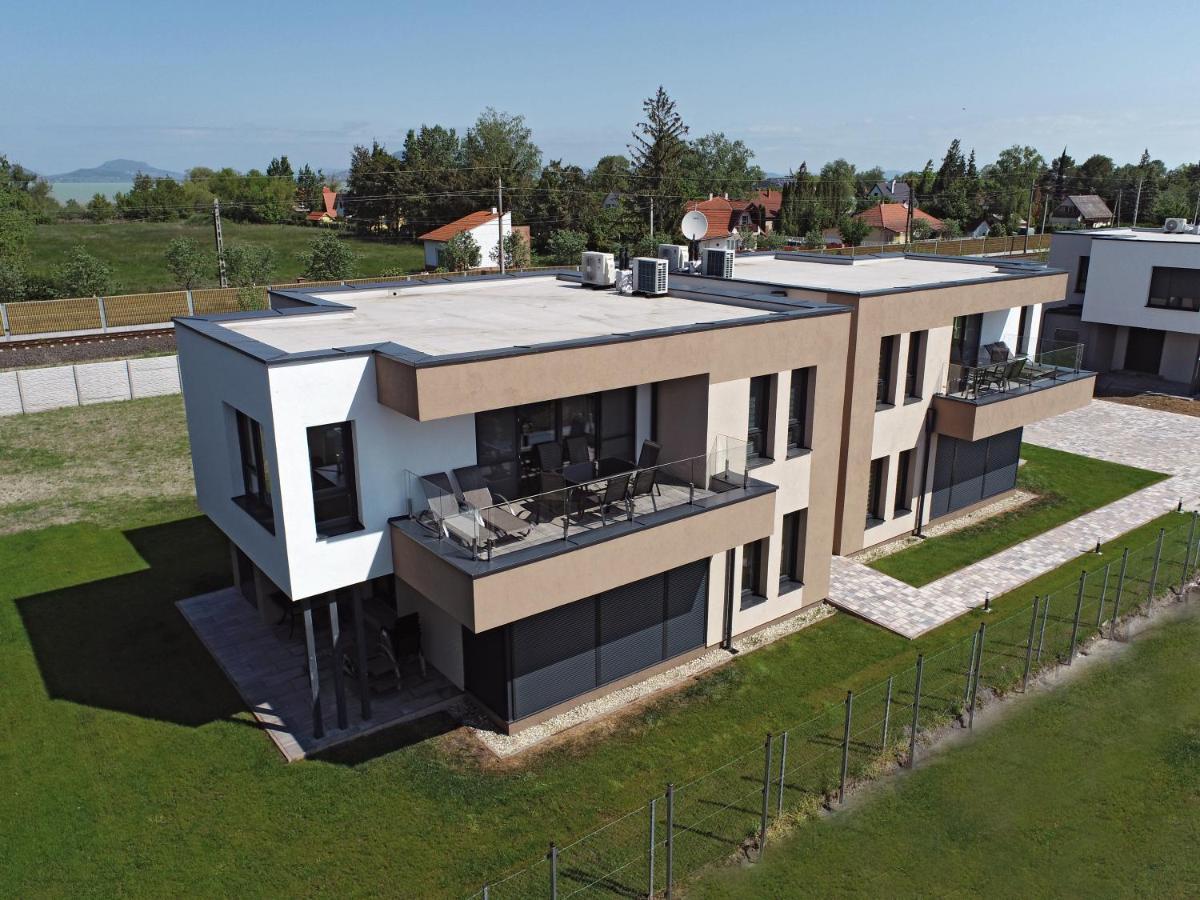 Zea Apartmanhaz Apartment Balatonfenyves Exterior photo