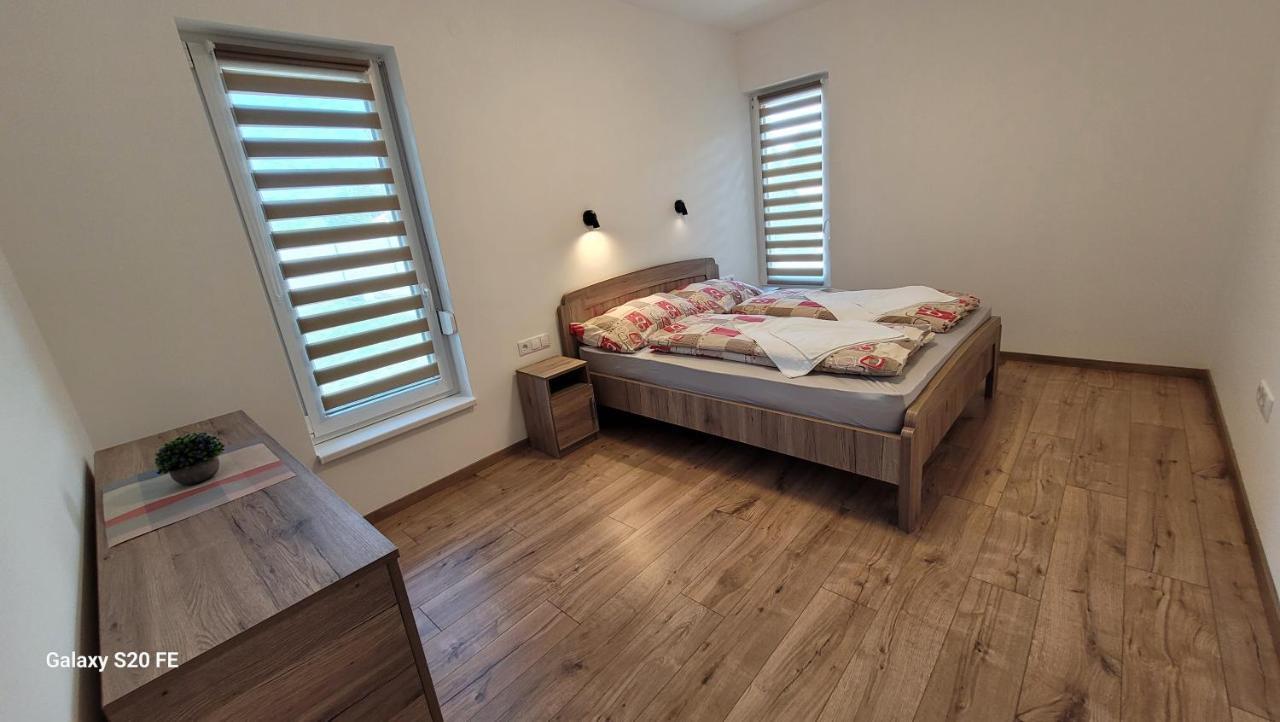 Zea Apartmanhaz Apartment Balatonfenyves Exterior photo